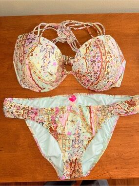 👙 Victoria’s Secret Mint & Pink Paisley Bikini Set —34DD Top / Medium Bottom
